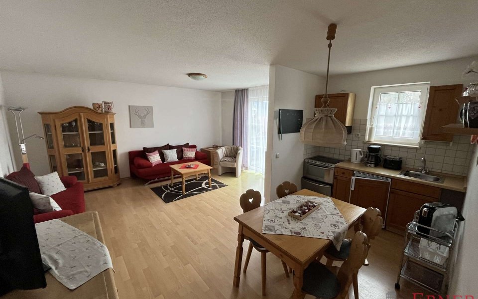 Wohnzimmer mit Essecke